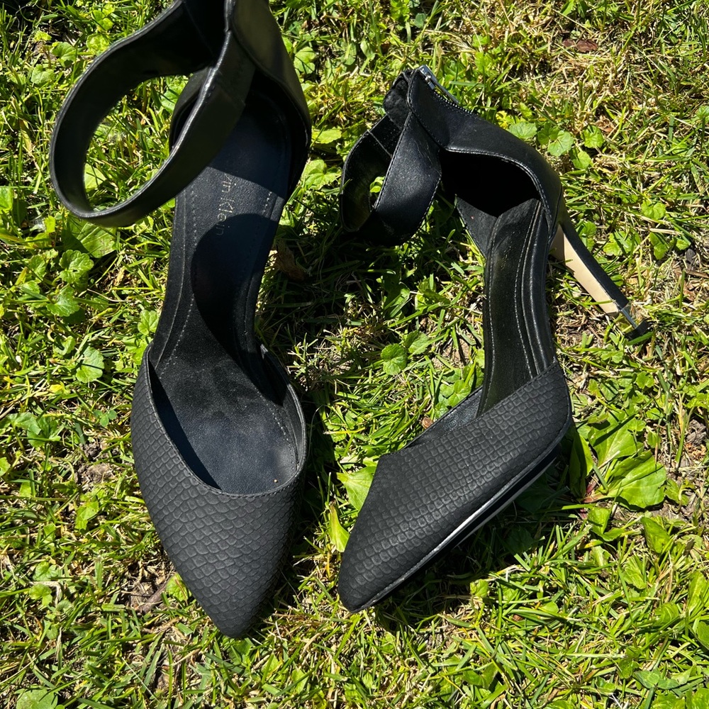 High heel shoes size 7.5